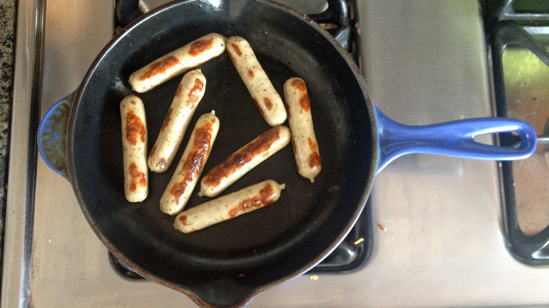 Illustration for article titled How To Make Your Own Damn Hot Dog Stuffed Crust Pizza Right Now